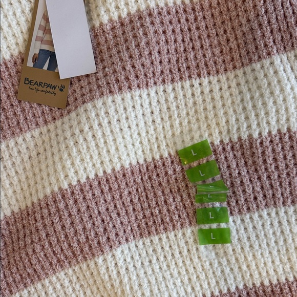 Bear paw large woman’s Pink and Cream Striped Sweater - Picture 2 of 4